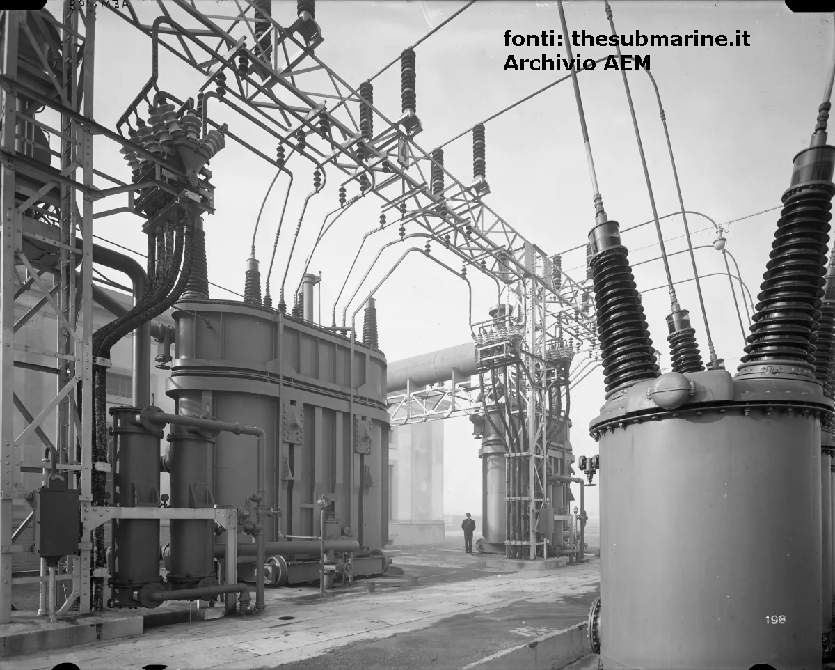 Precotto, anni 30 del 1900, trasformatori elettrici trifase (refrigerati ad olio) Ricevitrice Elettrica Nord Milano, AEM.