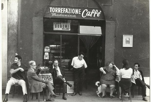 Torrefazione eCaffetteria "Madunina" di Ripa di Porta Ticinese anni 60 (dal web Corriere sella Sera).