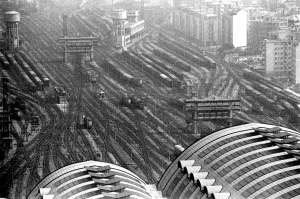 Volte della Stazione Centrale FS fotografate dal Pirelli. Presumibilmente anni '60 (http://www.carloorsi.com/tipologia.php?act=tipologia&id_tipologia=1&mi=31&ma=40&pg=4)