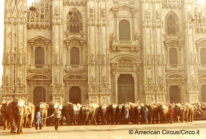 Piazza Duomo 1980, esibizione Circo Americano,