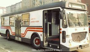 Autobus extraurbano ATM, Lancia Esagamma , utilizzato come primo veicolo BIBLIOBUS nel 1984.