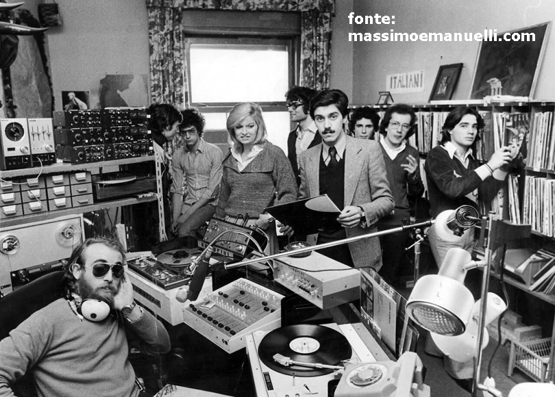 Bollate (attuale Area Metropolitana di Milano), anni '70 (presumibilmente fine anni 70) studi radiofonici di Radio Bollate.