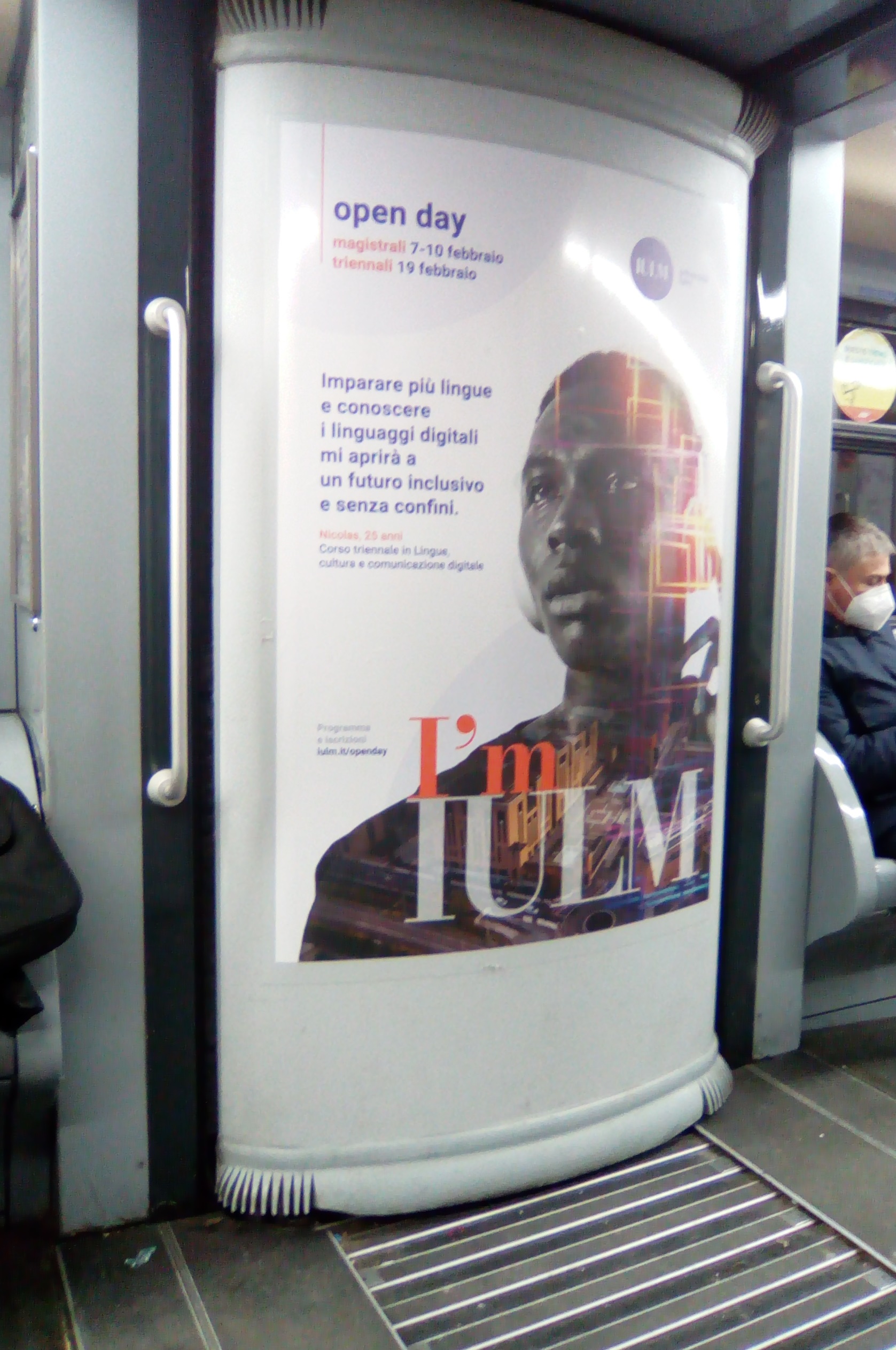 Pubblicità dello IULM treni metropolitana di Milano
