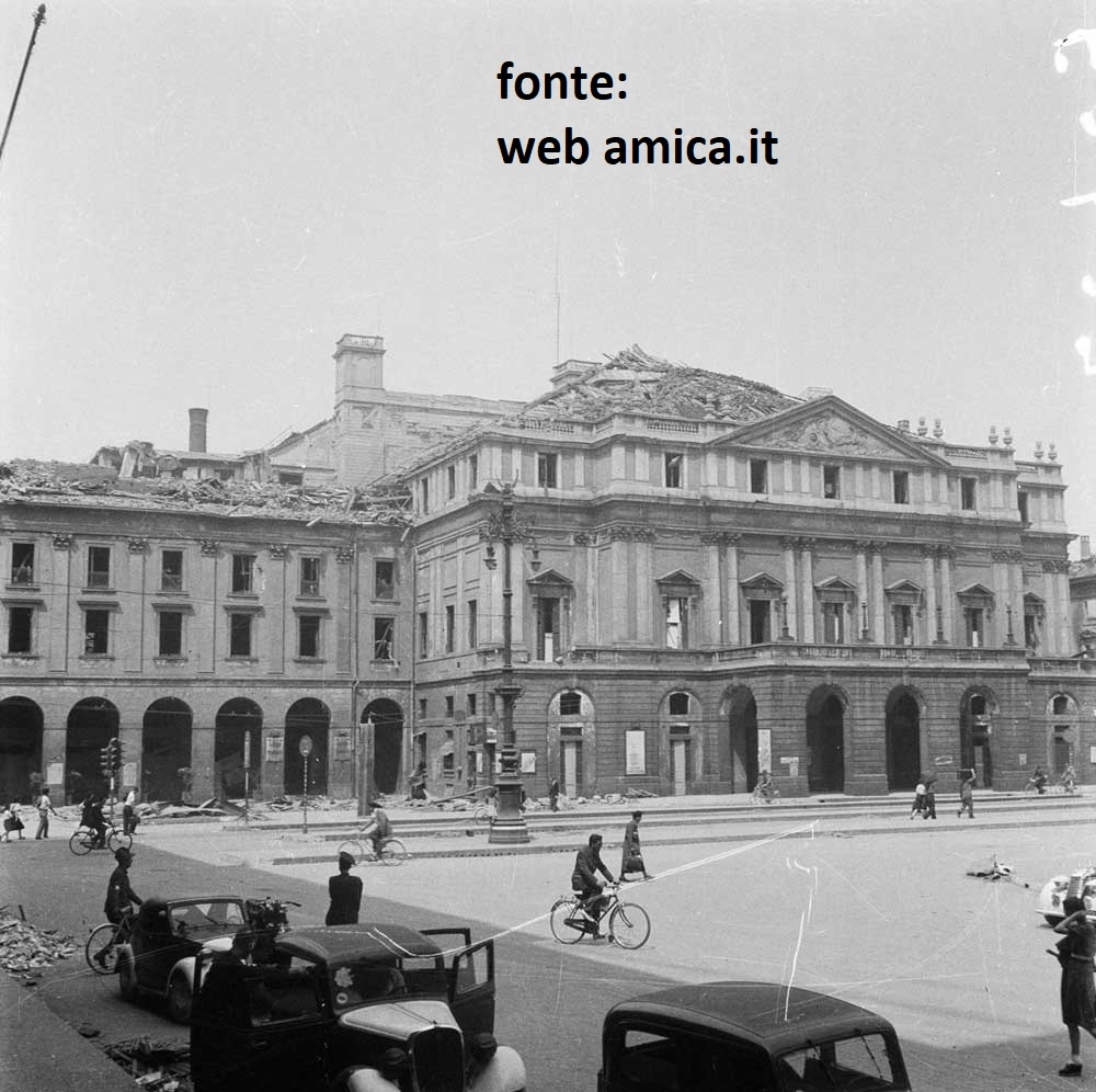 Teatro alla Scala danneggiato dai bombardamenti del 1943. 
